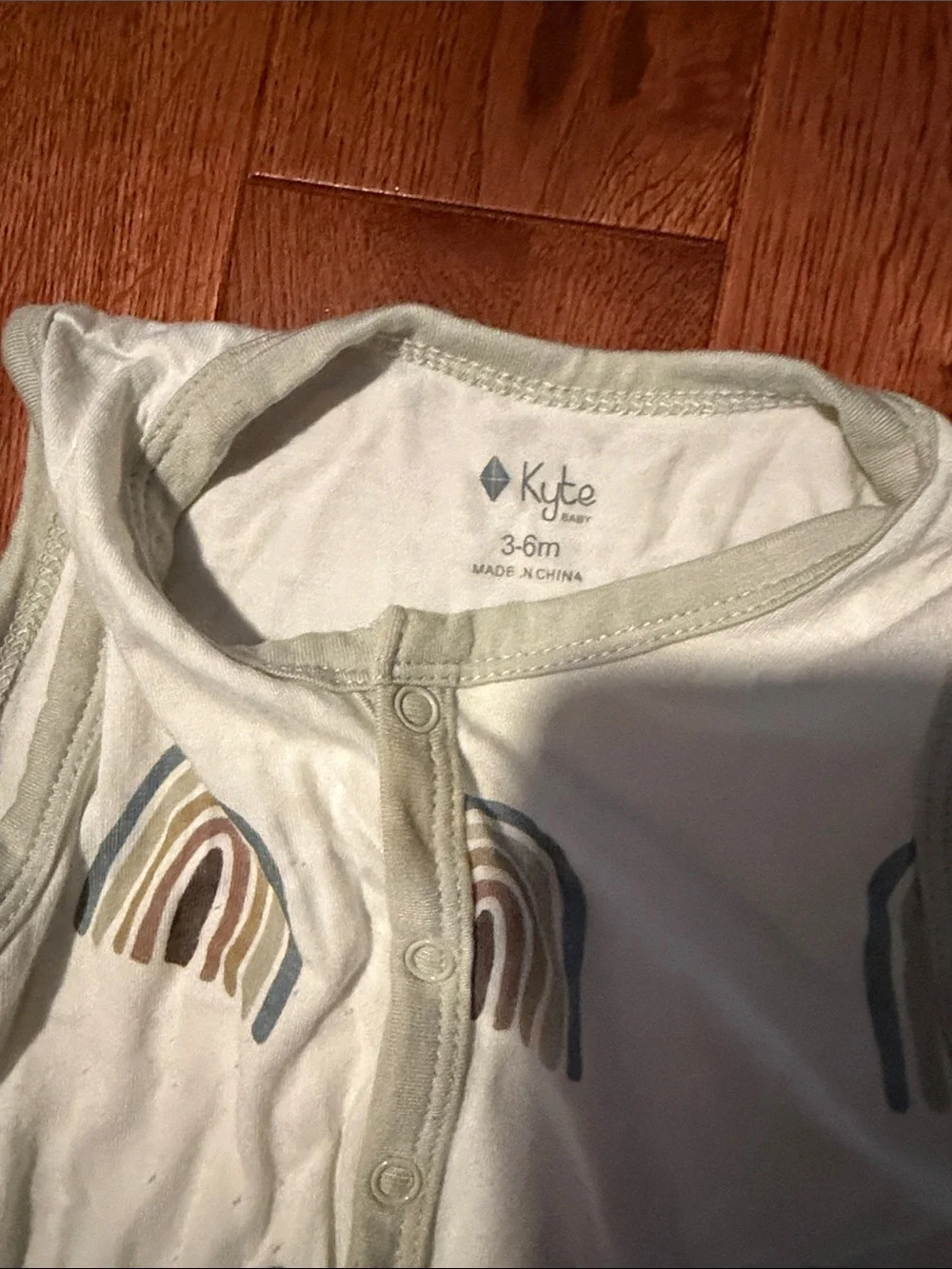 Kyte baby sleeveless snap romper, aloe rainbow, 3-6 months